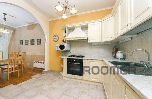 Трехкомнатная квартира рядом с ТРЦ Мега, Алматы - квартира посуточно