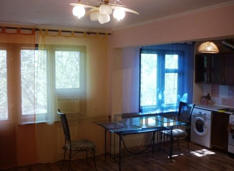 Cool studio for rent Savushkina, Astrakhan - apartment by the day