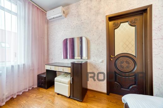 Cozy studio with separate bedroom, Sochi - apartment by the day