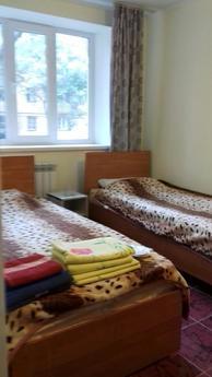 Пластиковые окна, кухня-студия, тихий двор, чистая, уютная, 