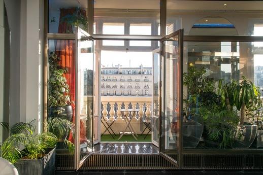 Apartment views of the Champs-Elysees, Париж - квартира подобово