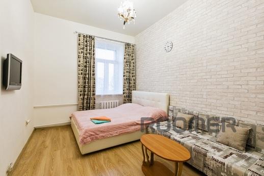 Только после ремонта, новая мебель и вся техника в наличии. 