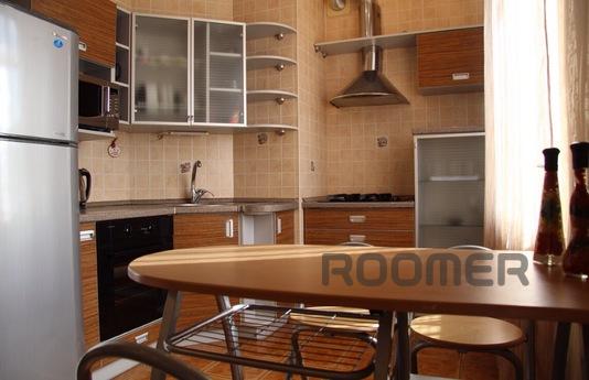 The cozy three-room apartment in the center of Dnepropetrovs