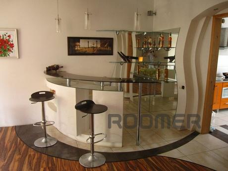 Beautiful VIP class house, Krivoy Rog - apartment by the day