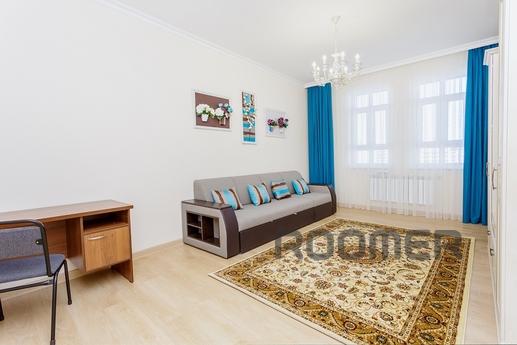 New and spacious 2-bedroom apartment, Астана - квартира подобово