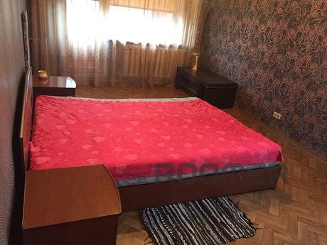 Excellent 3 bedroom apartment, Кемерово - квартира подобово