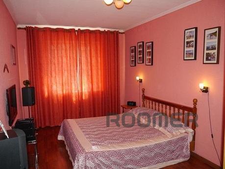 Comfortable spacious apartment is located next to Sokol. Equ
