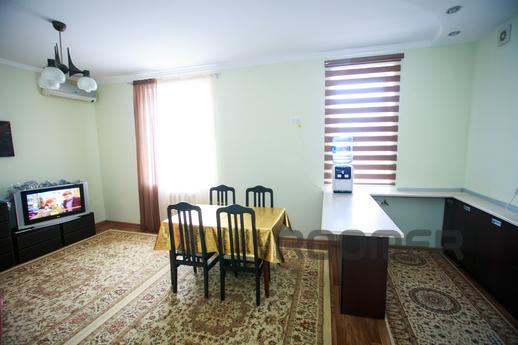 3 bedroom apartment for rent, Кизилорда - квартира подобово