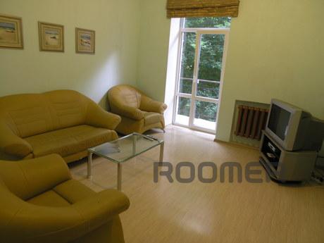 Daily its large three-room apartment: -with all furniture an