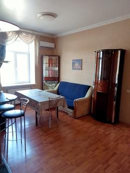 Rooms for rent in a 5-room apartment in the city center on T
