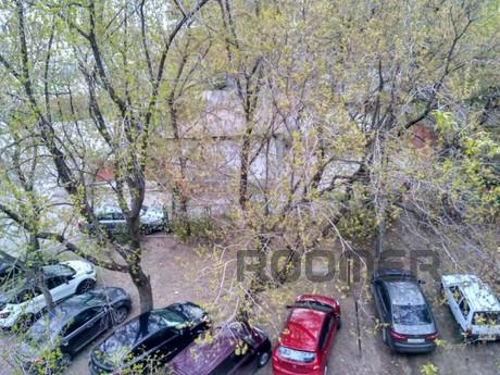 One-bedroom apartment on Gagarin, Yekaterinburg - apartment by the day
