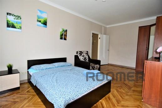 Cozy apartment 7 minutes walk from metro.VDNH. Right next to