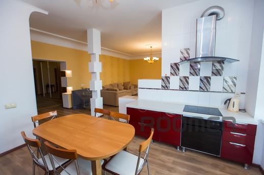 3 bedroom apartment for rent, Астана - квартира подобово