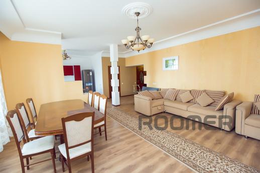 3 bedroom apartment for rent, Астана - квартира подобово