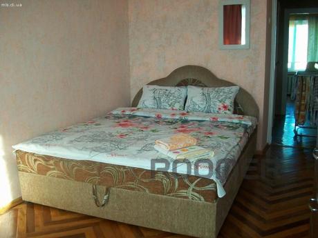 BUL'.V. SHEVCHENKO, 243, CENTER. A typical apartment in the 