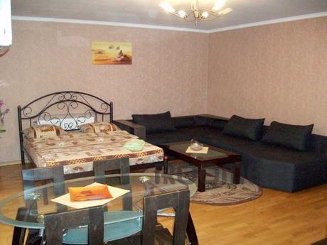 1-room studio suite near Dneproplazy, Cherkasy - apartment by the day
