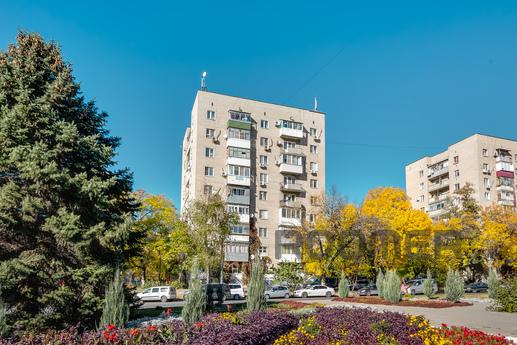 Daily Krasnoarmeyskaya 3 a, Rostov-on-Don - apartment by the day