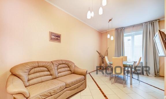 Просторная квартира в историческом центре города, современны