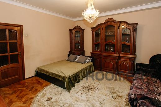 Уютная комната возле м. Сухаревская, Москва - квартира посуточно