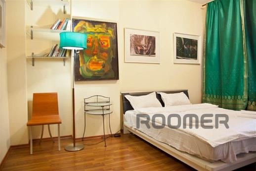 Magnificent two-bedroom apartment in a brick house 5 minutes