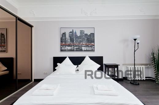 A huge apartment near the metro, Москва - квартира подобово