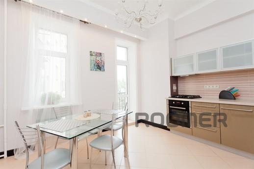 A huge apartment near the metro, Москва - квартира подобово