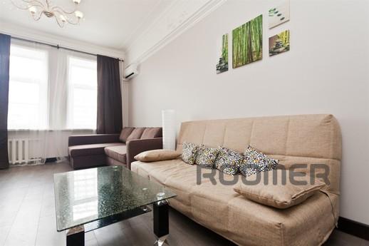 A huge apartment near the metro, Москва - квартира подобово