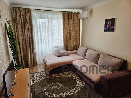 2-room center, Kropyvnytskyi (Kirovohrad) - apartment by the day