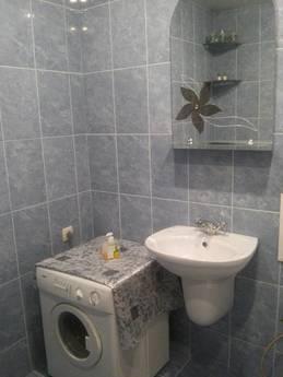 2 bedroom apartment in the center, Horlivka - apartment by the day