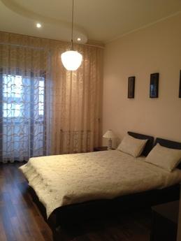 2 bedroom apartment in the center, Kyiv - apartment by the day