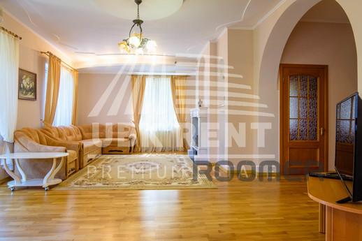 Daily Cottage Village "South Legen, Yalta - apartment by the day