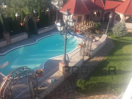 Дом с бассейном на ЛИГУ Чемпионов, Боярка - квартира посуточно