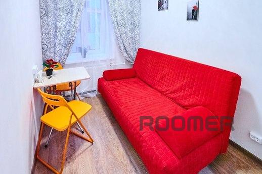 • To the Moskovsky railway station, 5 min walk, to Nevsky Pr