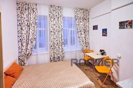 • To the Moskovsky railway station, 5 min walk, to Nevsky Pr