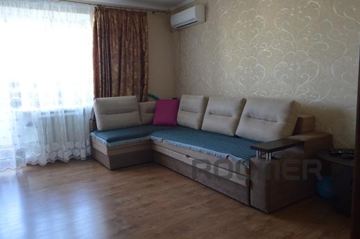 Park 36, 5 bedrooms, there is a cot. July is free from the 1