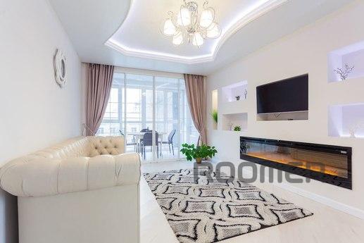 VIP-level apartment for daily rent in the center of Kiev. Tw