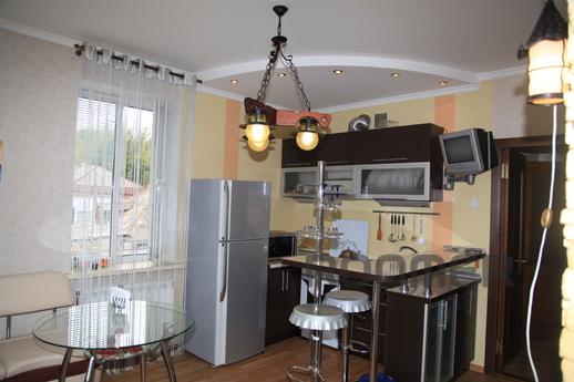 Beautiful apartment near the city center, Mykolaiv - apartment by the day