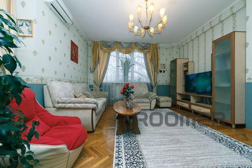The apartment is two minutes walk from the center. The bedro