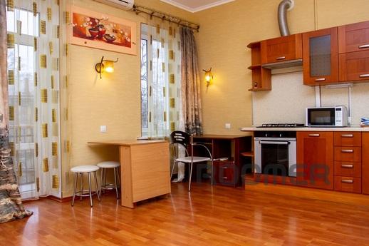 COZY APARTMENT IN THE HEART OF ODESSA. 
Historical street th