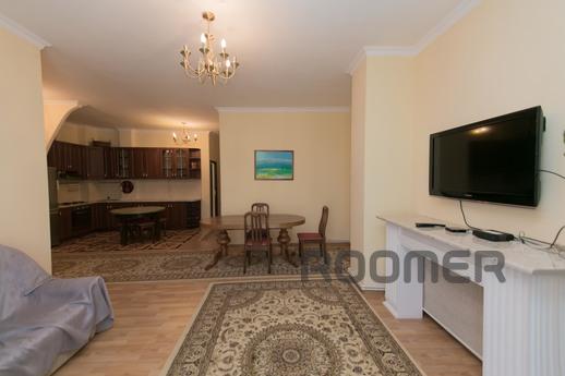 4-bedroom in the center of the capital, Astana - apartment by the day