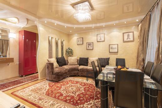 Exquisite 2 bedroom apartment, Almaty - apartment by the day