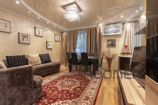 Exquisite 2 bedroom apartment, Almaty - apartment by the day