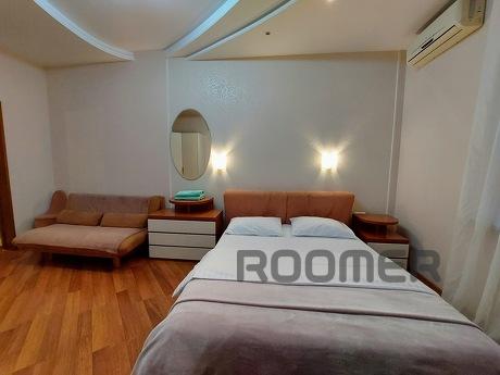 Героїв Сталінграда 4 на 2 поверсі цегляного 14-поверхового б