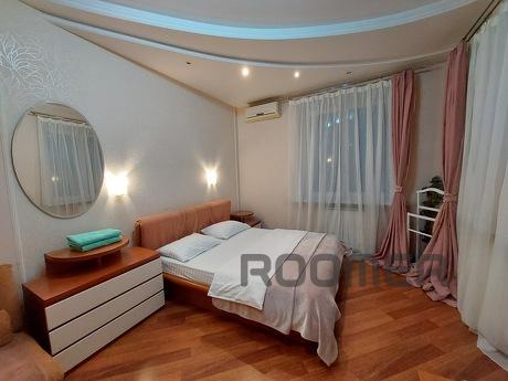 проспект Ивасюка дом 4 .Оболонь, Київ - квартира подобово