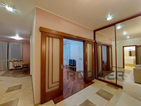 проспект Ивасюка дом 4 .Оболонь, Київ - квартира подобово