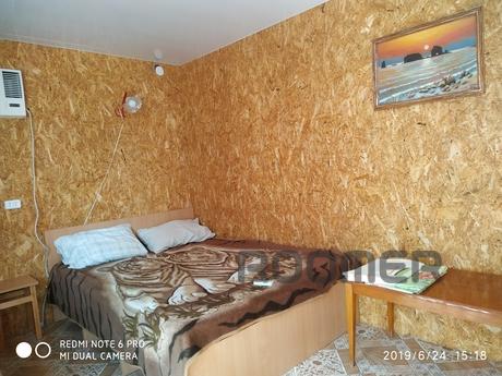 Rest in Kirillovka. Rolan Guest House, Kyrylivka - apartment by the day