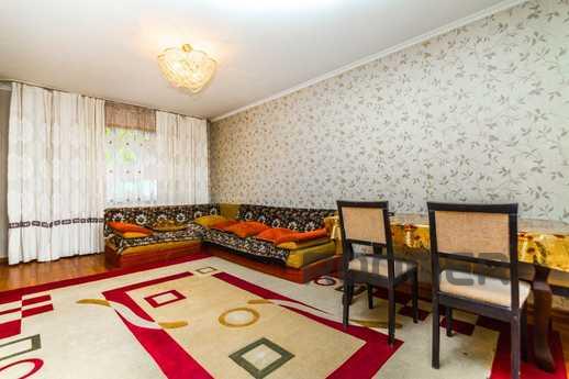For rent 2 bedroom apartment in the very, Астана - квартира подобово