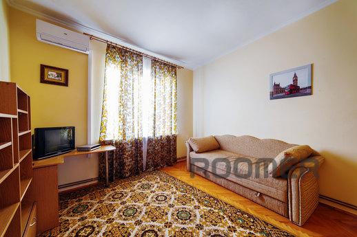 One bedroom apartment on Theater Square, Uzhhorod - apartment by the day