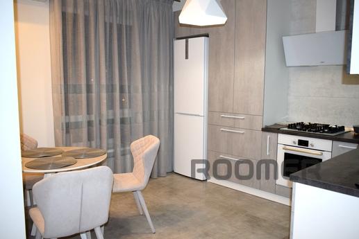 Nice apartment renovated in a new house. The apartment has e