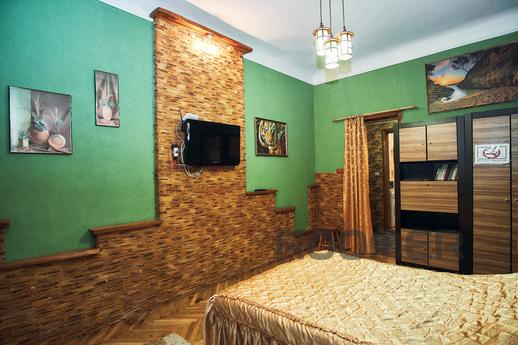 Romantic studio apartment in city center, Lviv - apartment by the day